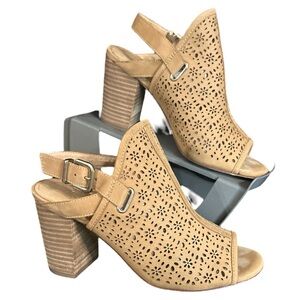 Antonio Melani Tan Laycee Sugar Cookie Genuine Leather 4” heel Sz. 7